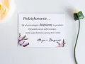 Kartka z podziękowaniami za przybycie na wesele, ozdobiona kwiatami. Alicja i Krzysiek dziękują Gościom.
