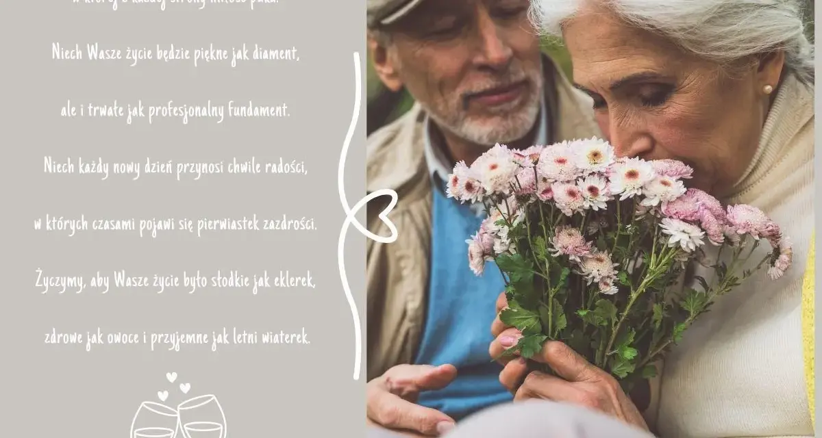Para świętuje 60 rocznicę ślubu. Kobieta wącha bukiet kwiatów, mężczyzna patrzy z czułością.