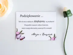Kartka z podziękowaniami za przybycie na wesele, ozdobiona kwiatami. Alicja i Krzysiek dziękują Gościom.