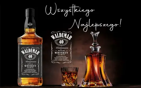 Wszystkiego najlepszego z okazji 65. urodzin! Butelka whiskey Waldemar 40, kieliszek i karafka.