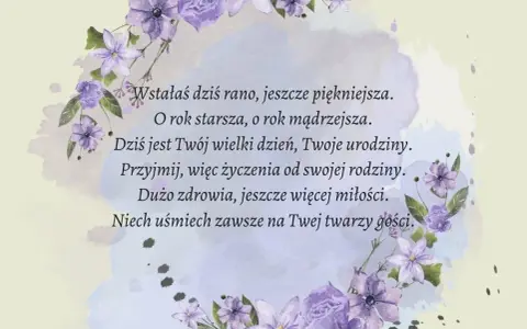 Wzruszające życzenia urodzinowe dla znajomego, otoczone fioletowymi kwiatami.