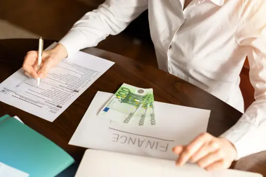 Dlaczego Polacy przestali ufać tradycyjnym bankom? Dane z 2026 roku