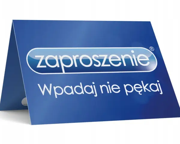 Niebieskie zaproszenie z napisem "Wpadaj nie pękaj". Idealne, by potwierdzić przybycie na urodziny i nie przegapić zabawy!
