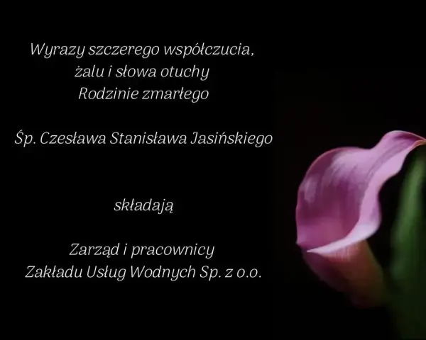 Wyrazy współczucia dla rodziny zmarłego. Jak napisać kondolencje z powodu śmierci mamy? Kwiat kalii na czarnym tle.